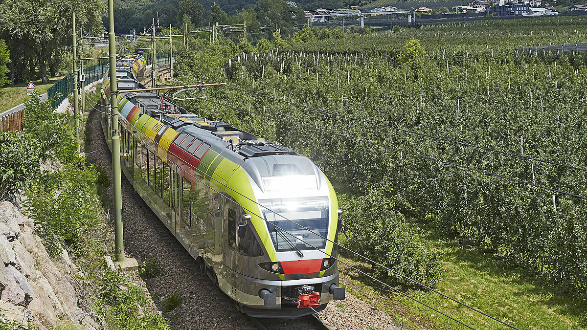 Treno FLIRT nella natura